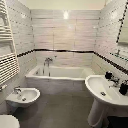 Con 2 E 2 Bagni, Porta Venezia Μιλάνο